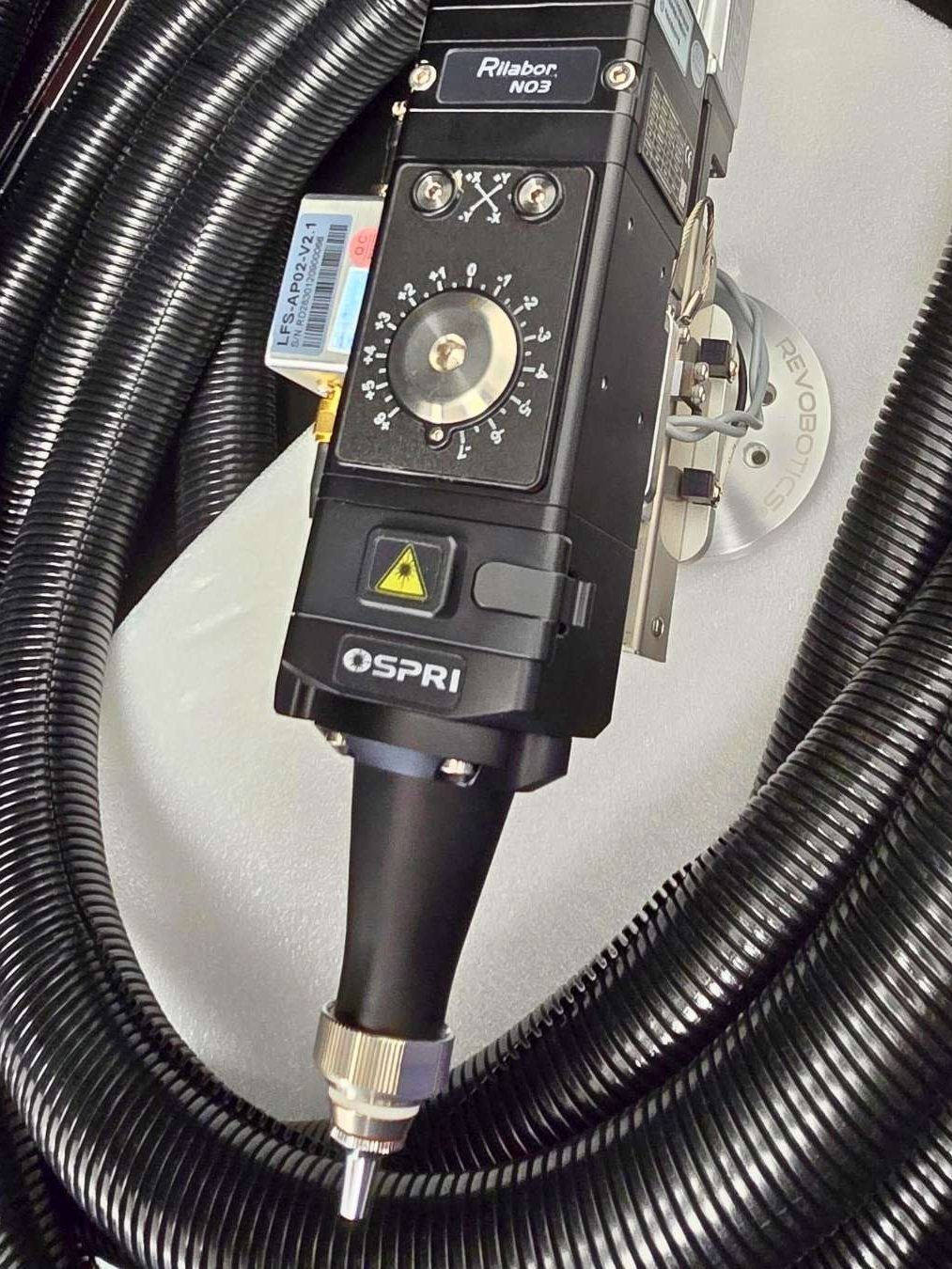 Laserschneidkopf für die Verwendung an einen Yaskawa Roboter